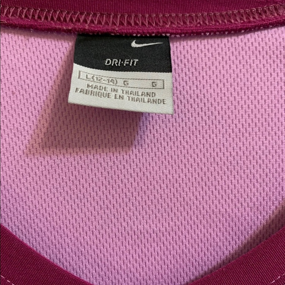 Ladies Nike Dry-Fit V-neck Athletic Top, Size L - Picture 4 of 8